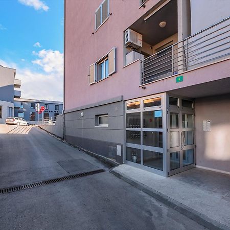 Aureo Apartment Pula Center Eksteriør billede