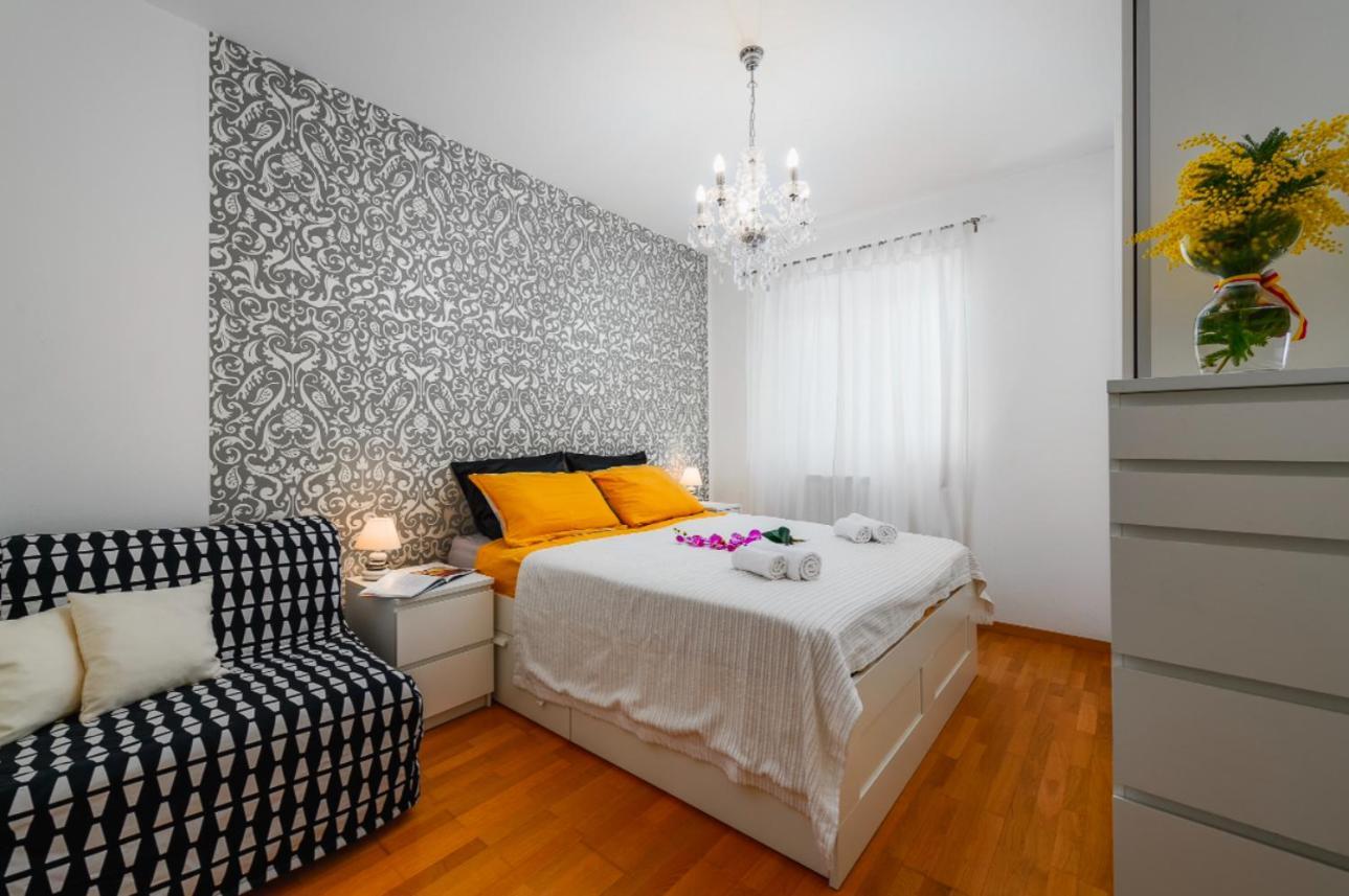 Aureo Apartment Pula Center Eksteriør billede