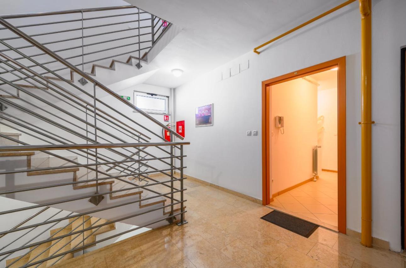 Aureo Apartment Pula Center Eksteriør billede