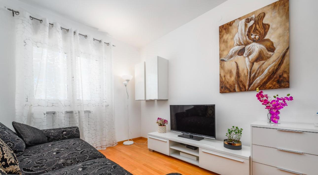 Aureo Apartment Pula Center Eksteriør billede