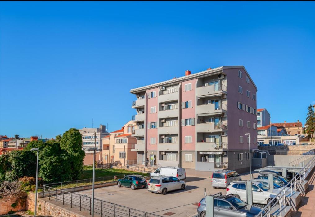 Aureo Apartment Pula Center Eksteriør billede