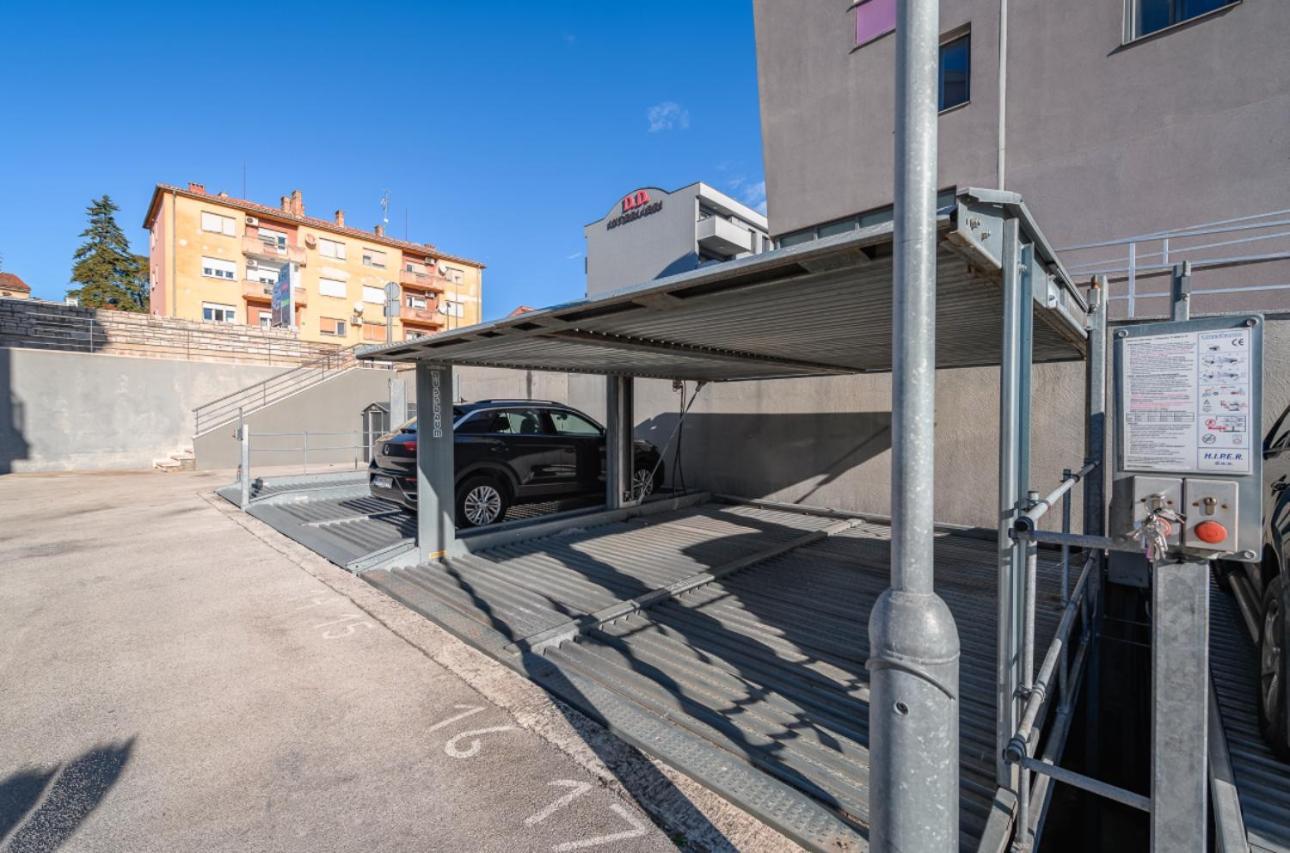 Aureo Apartment Pula Center Eksteriør billede